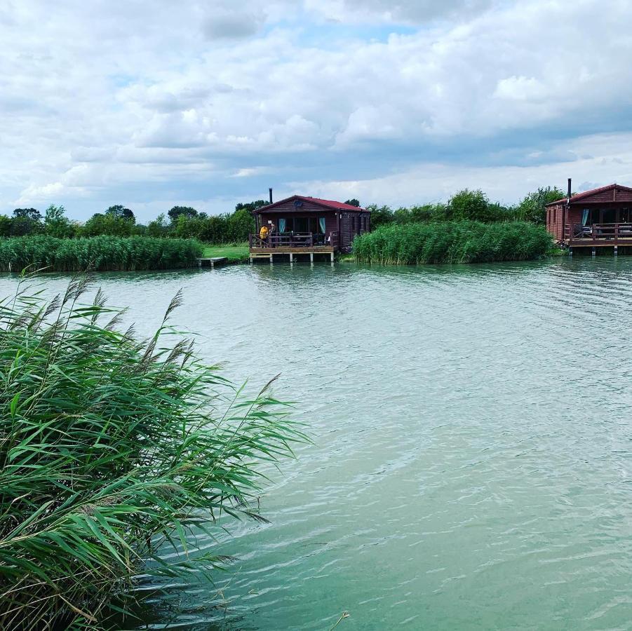 Lakeside Fishing Lodges Boston Exteriér fotografie